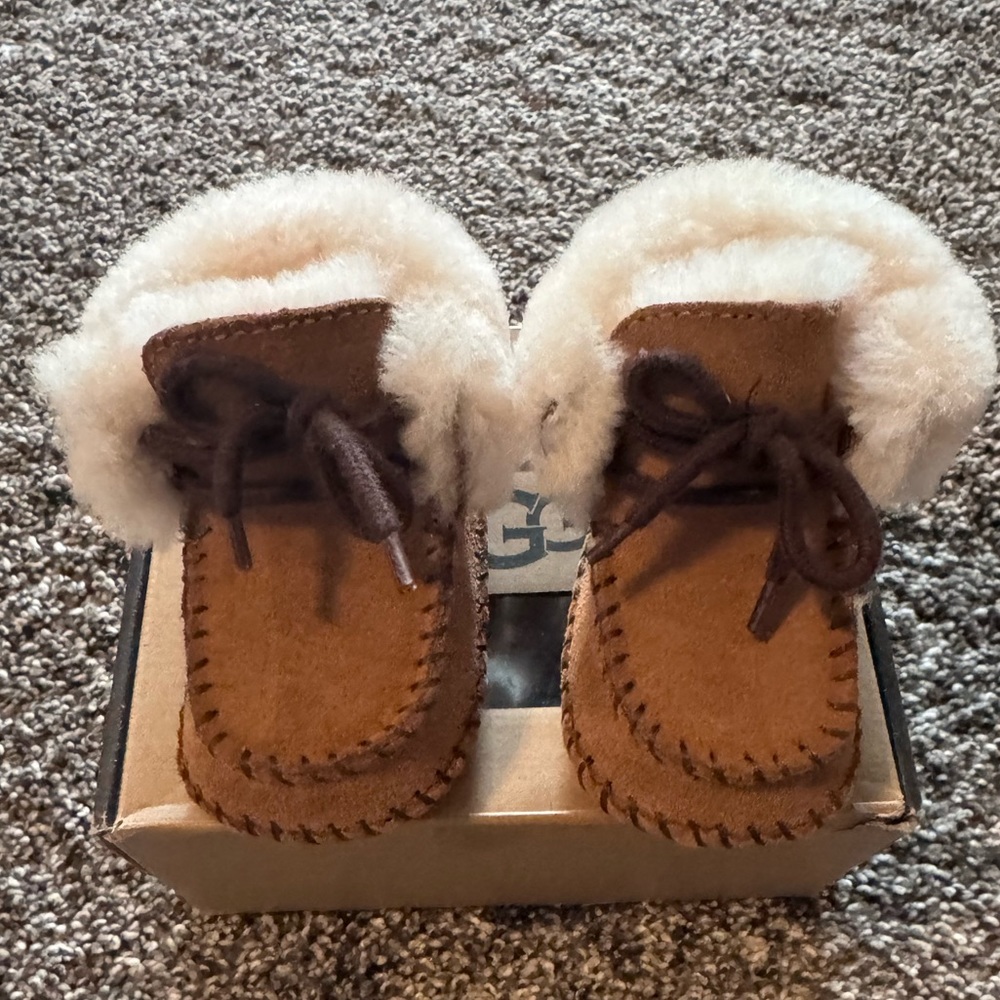 Size 0/1 Sparrow Uggs